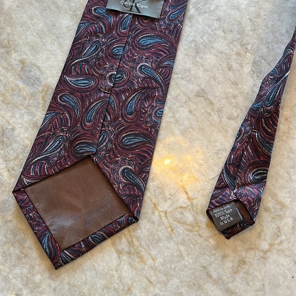 Calvin Klein Paisley tie 100% silk - Picture 4 of 4